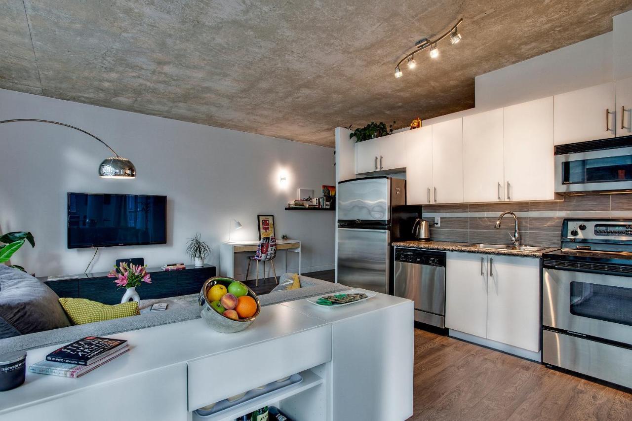 Apartment Spacious Corner Downtown *