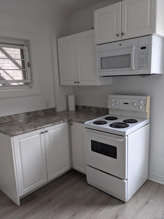 Guest house Furnished Living Toronto
