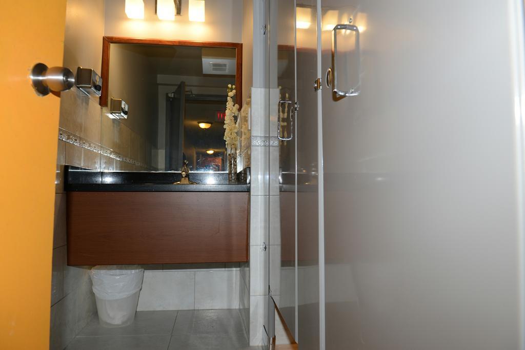 Kensington College Backpackers Hostel Toronto