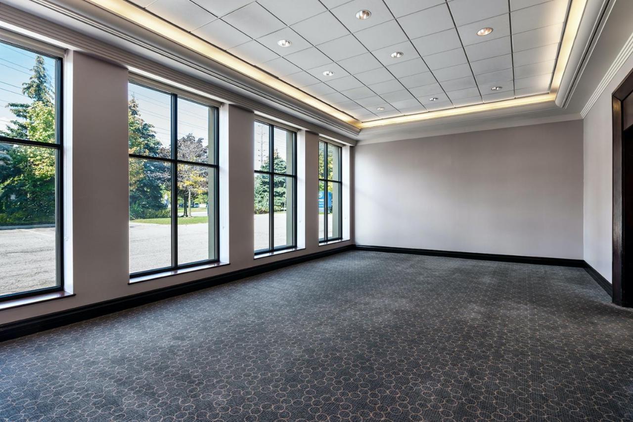 Sheraton Airport & Conference Centre 4*