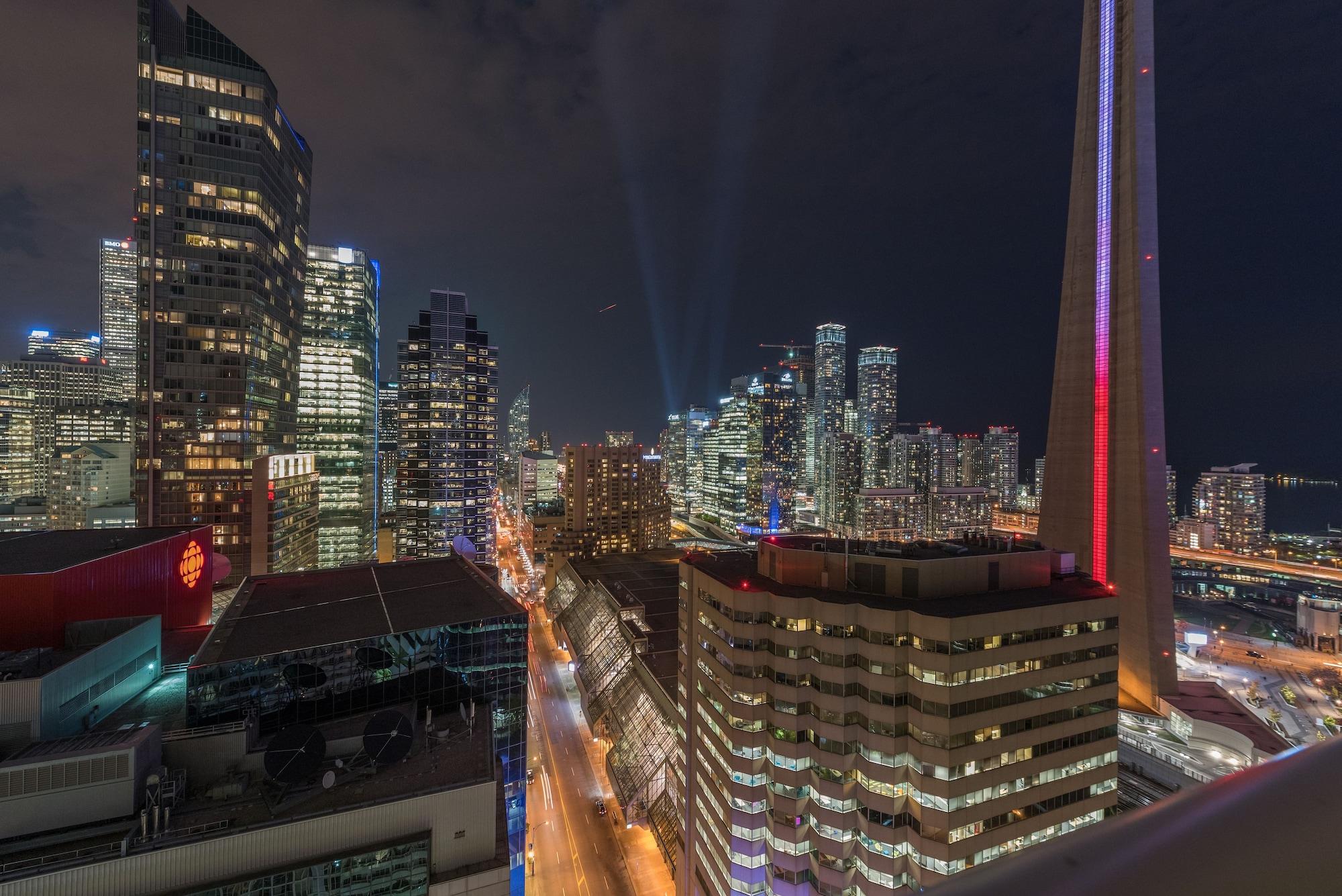 Grand Royal - Cn Tower