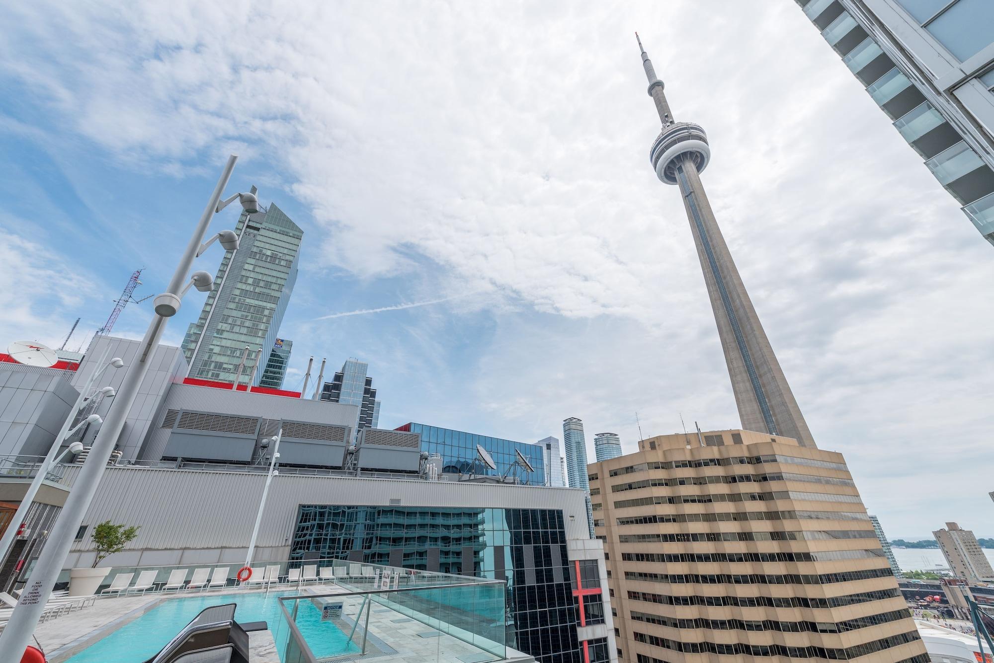 Grand Royal - Cn Tower
