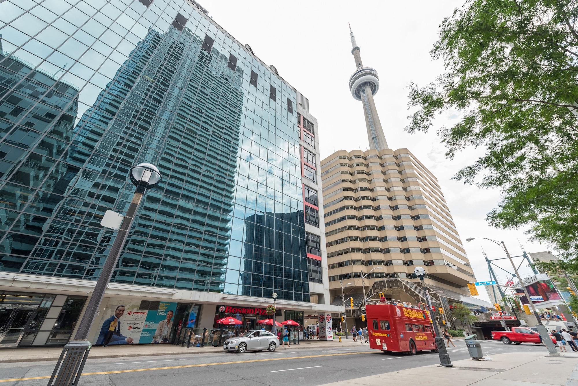 Grand Royal - Cn Tower