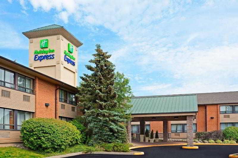 Express East, An Ihg 2* Toronto
