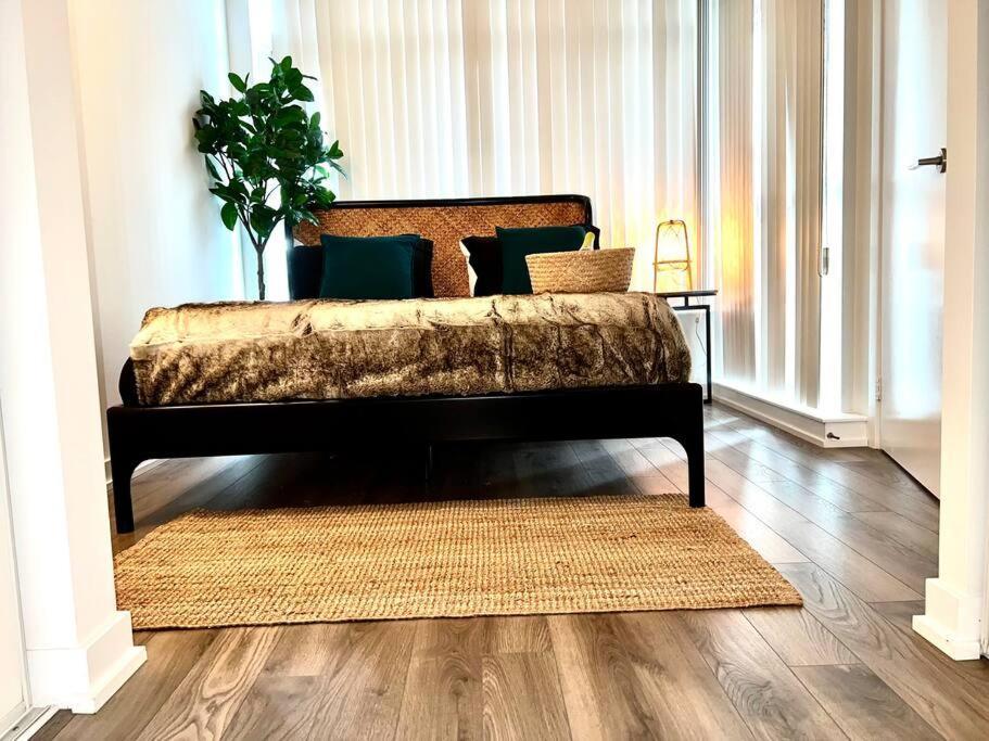 Luxurious In The Center Of Downtown * Toronto