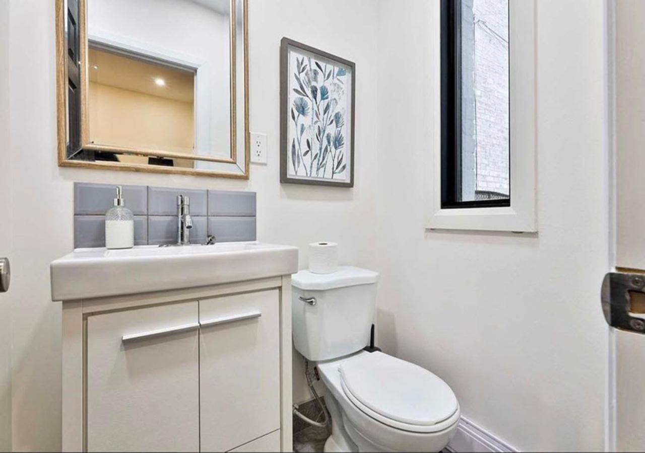 Jacob22 Bed & Breakfast Toronto