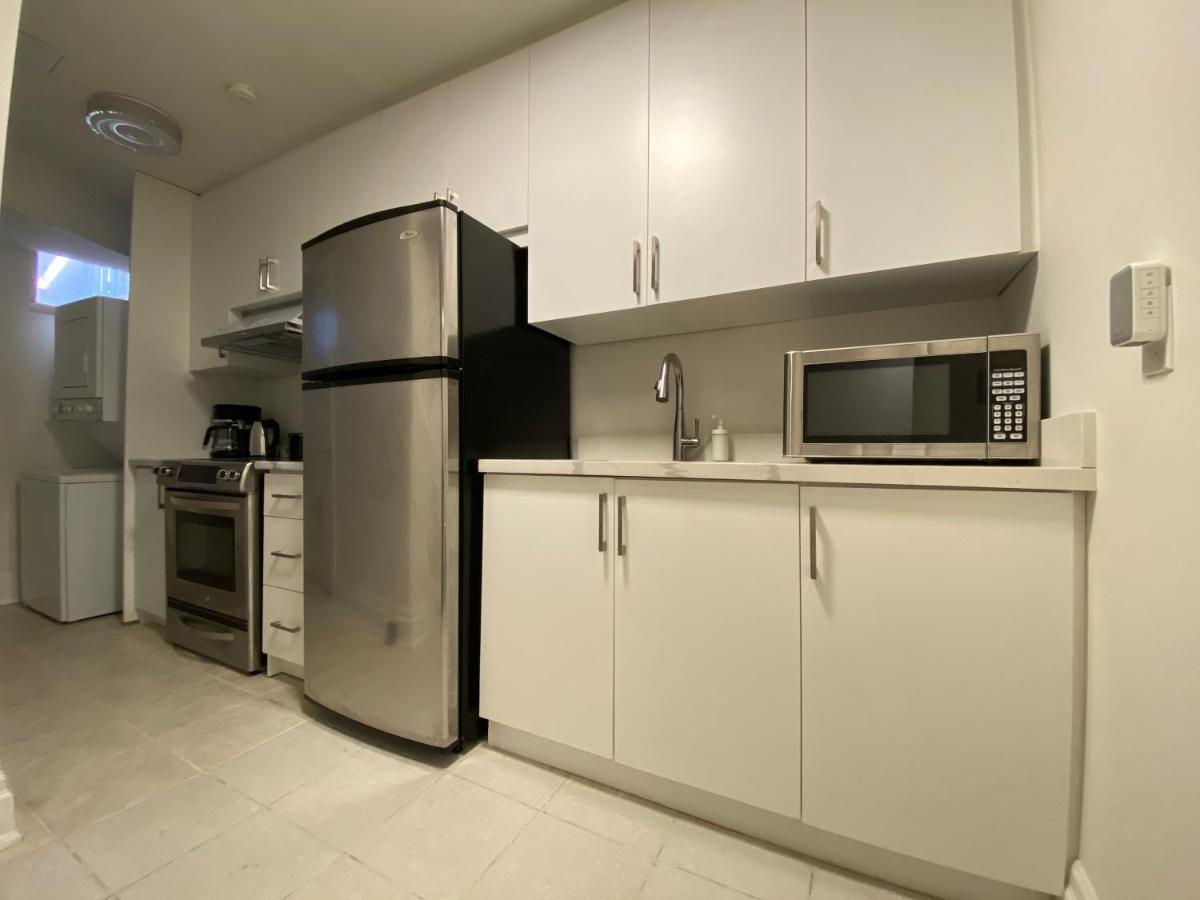 Yorkmills And Bayview !a Spacious And Modern Private Bdr With Shared Bathroom Homestay Toronto