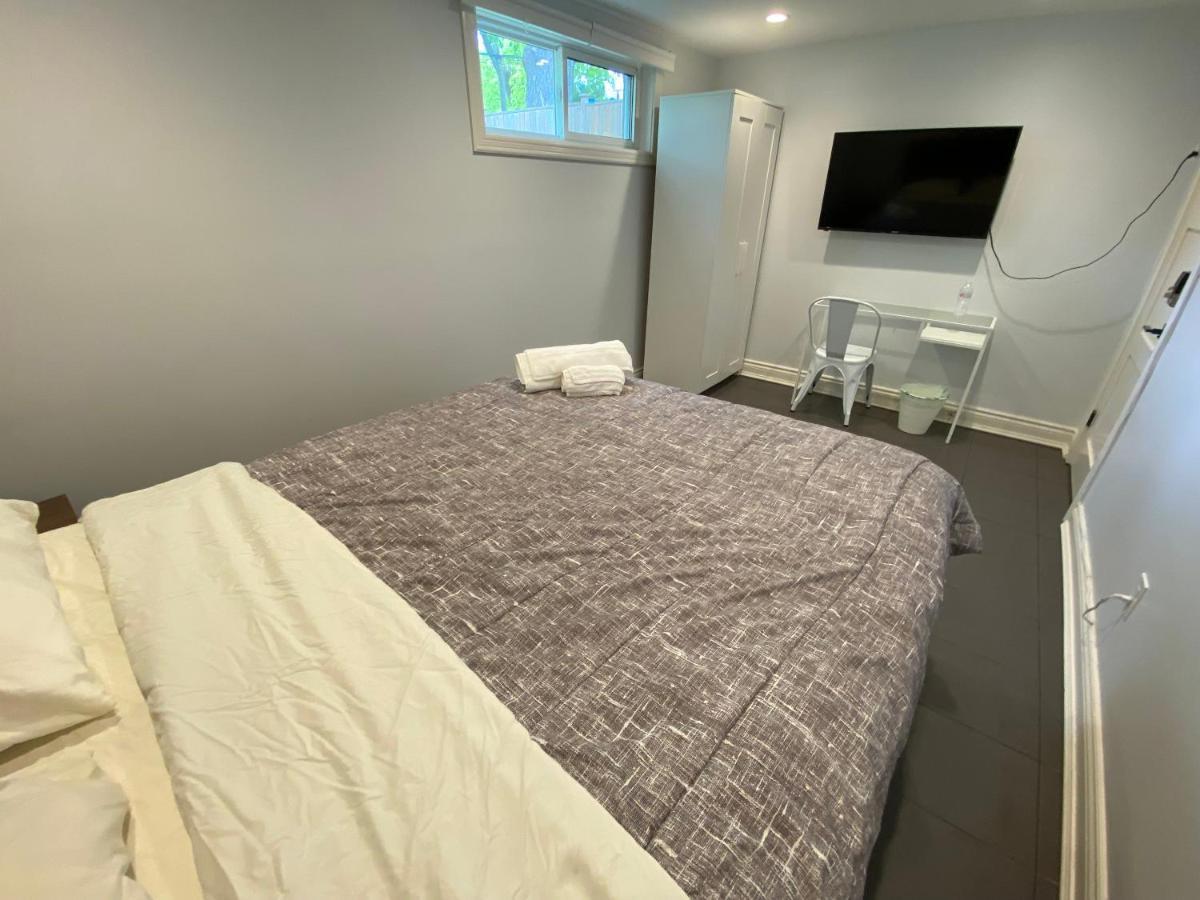 Yonge And Finch Subway !u Spacious & Cozy Private Bdr With Shared Bathroom Privatunterkunft