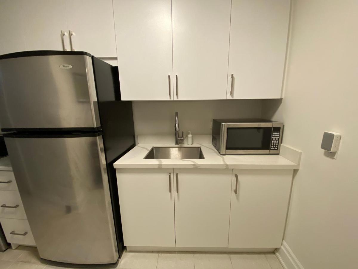 Yorkmills And Bayview !a Spacious And Modern Private Bdr With Shared Bathroom * Toronto