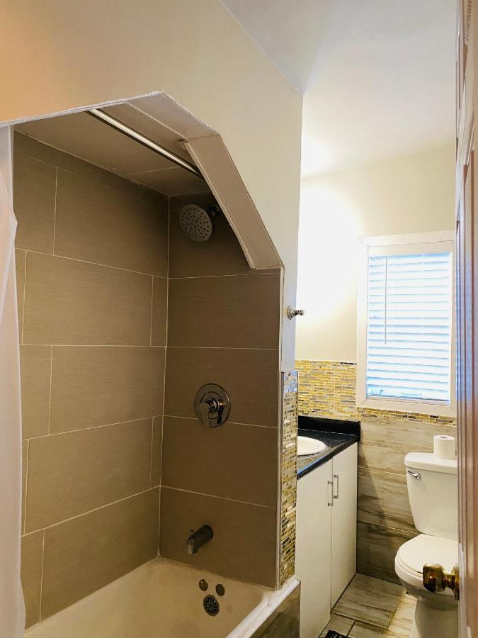 Lovely Iii 3 Bedrooms Space Share East York A Apartment Toronto