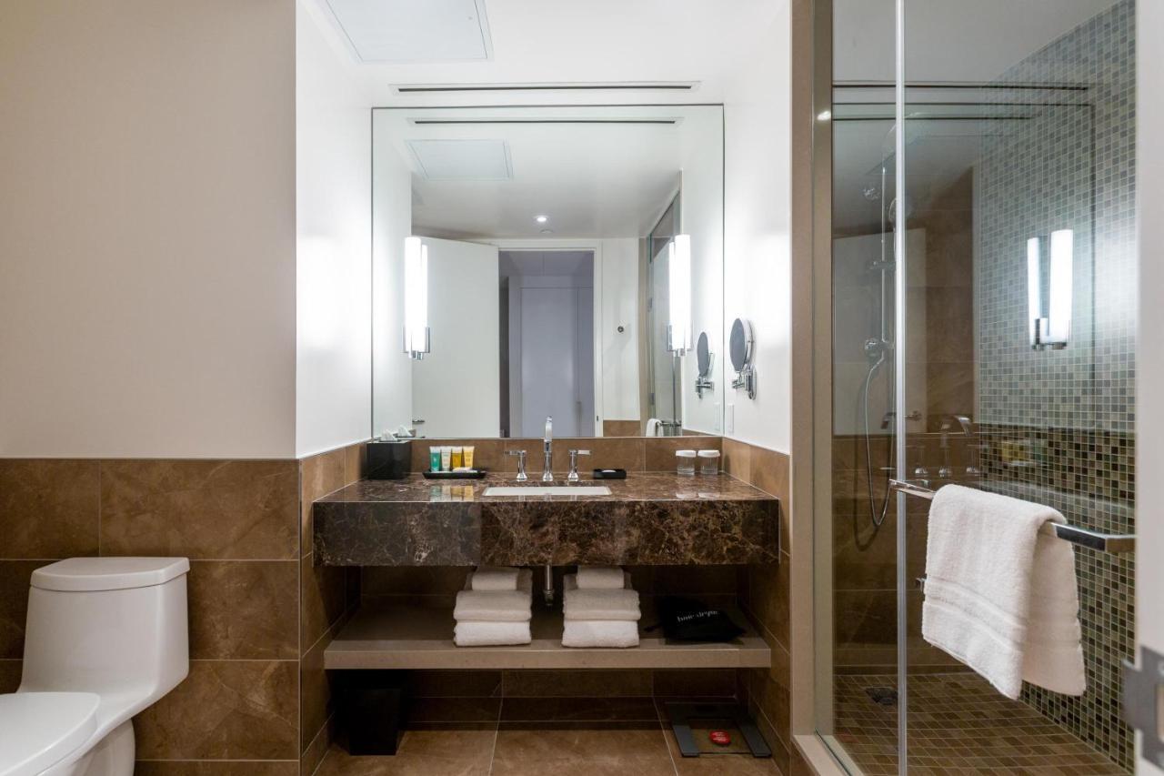 Sutton Place 4*