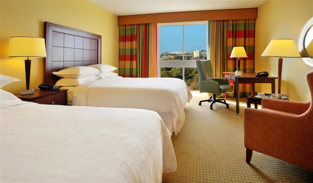 Sheraton Airport & Conference Centre Hotel 4*
