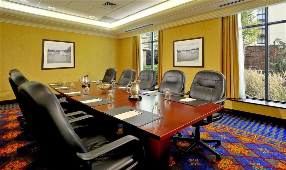 Sheraton Airport & Conference Centre Hotel