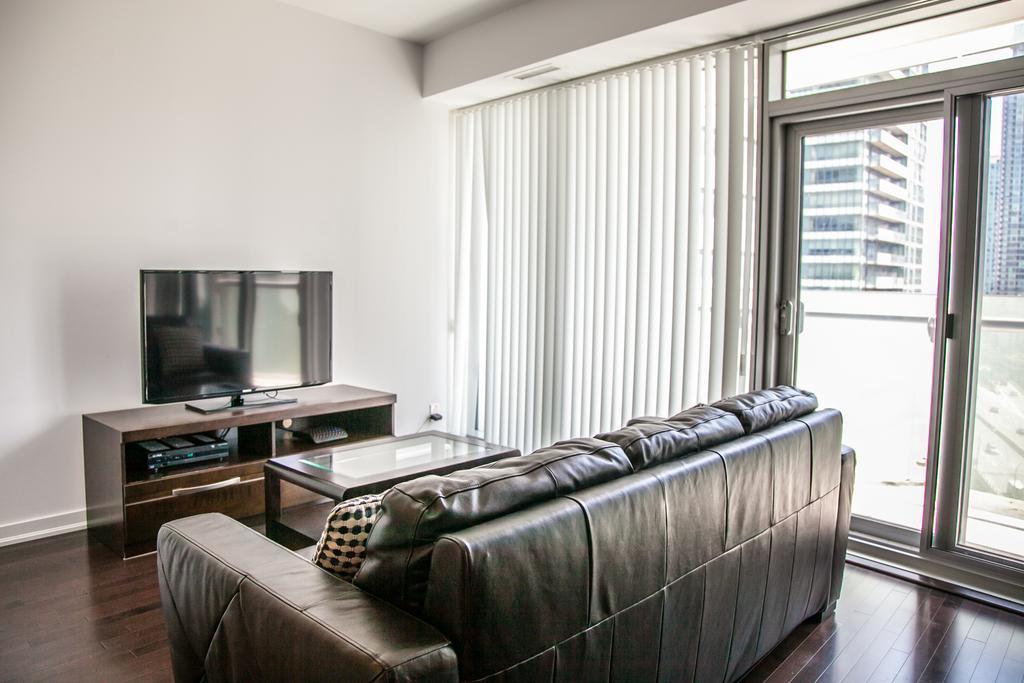 Corporate Ryan Suites York Street Apartment Toronto