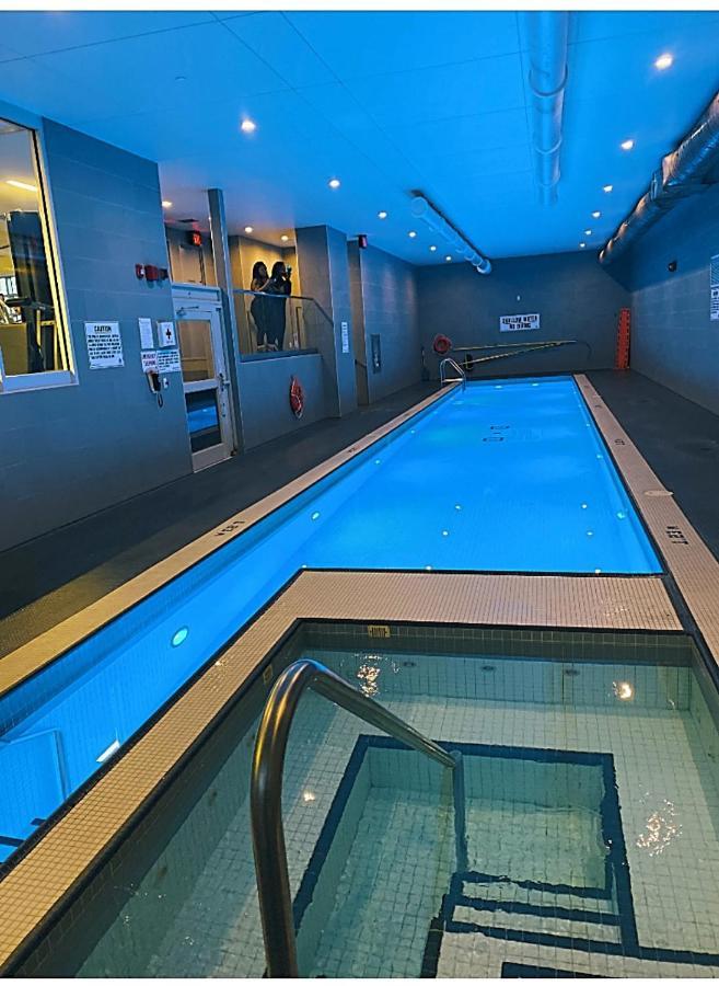 Apartment Luxurious In The Center Of Downtown Toronto