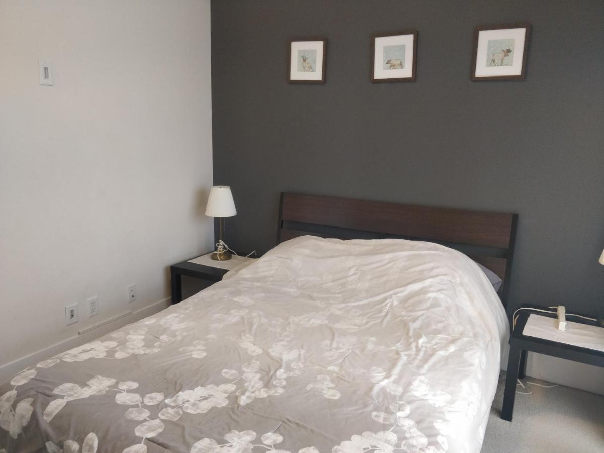 Entertainment District, Downtown - 300 Front 1 Bed 1 Bath, City View Toronto