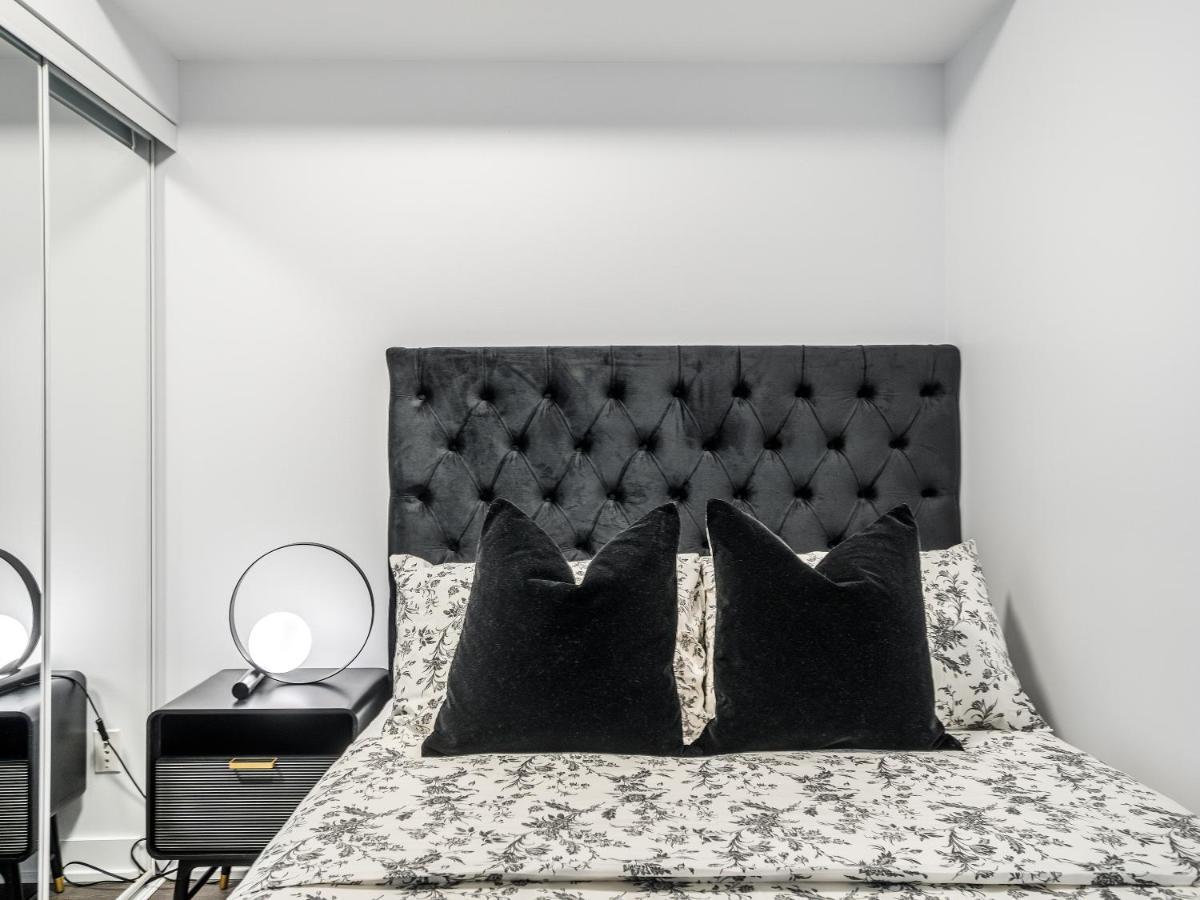 Yorkville Plaza Suites Hotel 5*