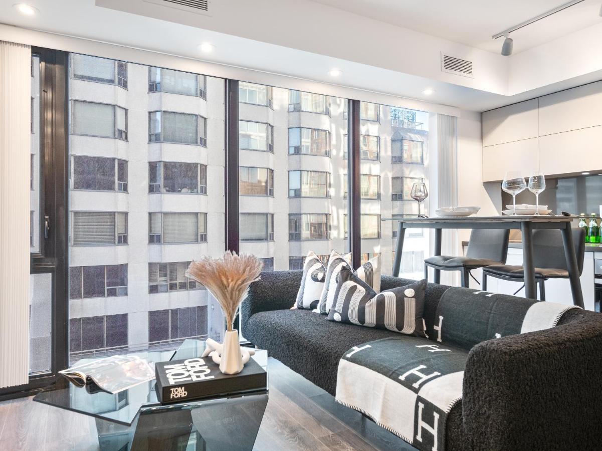 Yorkville Plaza Suites 5*
