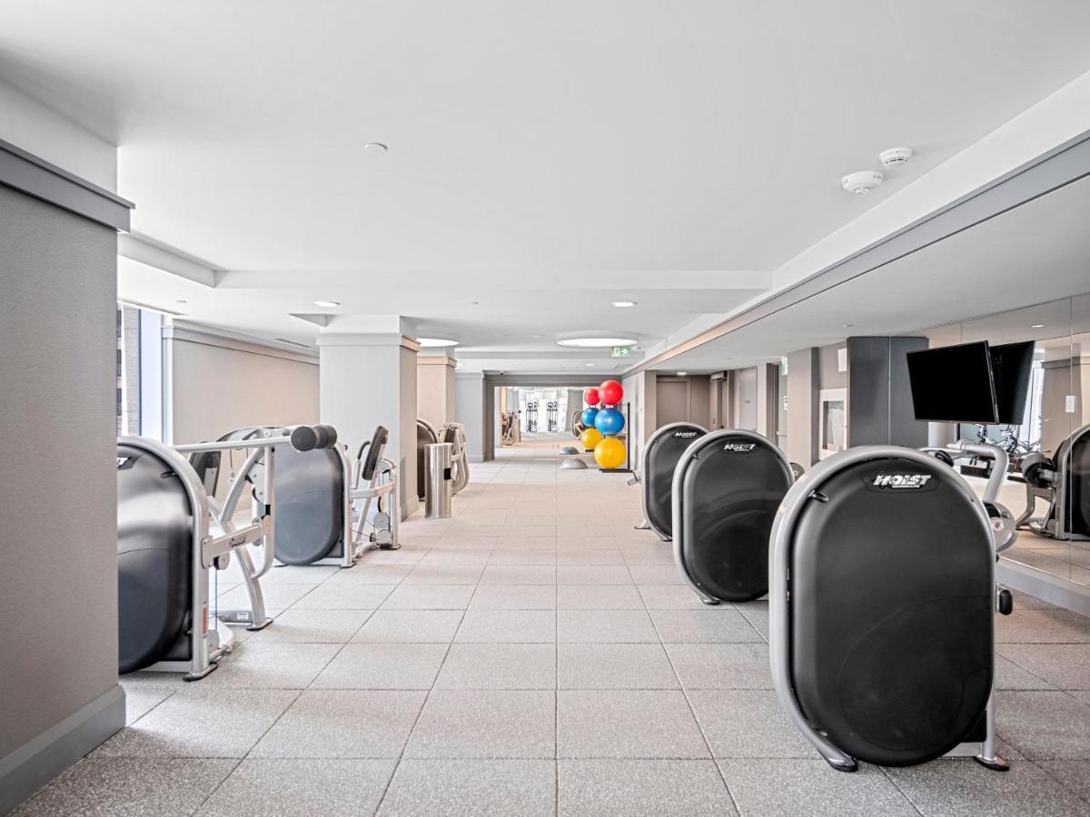 Yorkville Plaza Suites Hotel 5*
