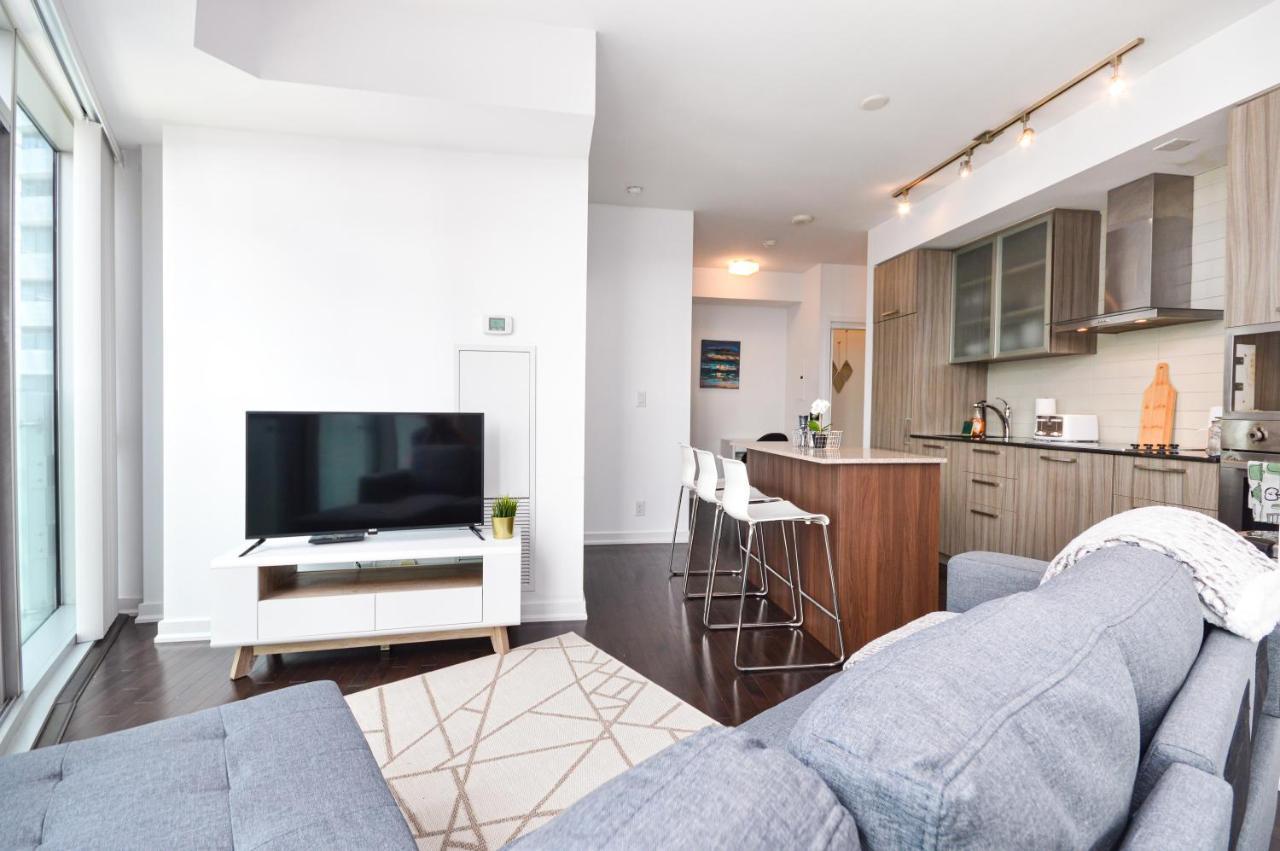 Downtown Near Cn Tower, Union Station, Scotiabank Arena,rogers Centre Apartment *