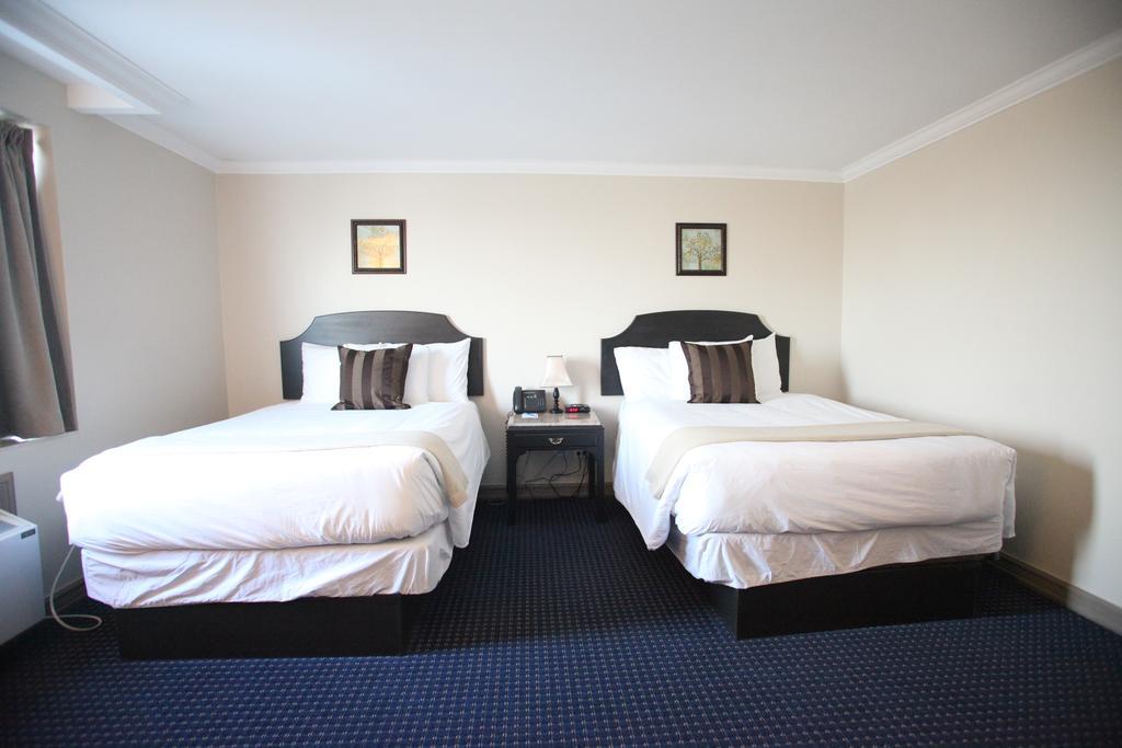 Hotel Montecassino & Toronto