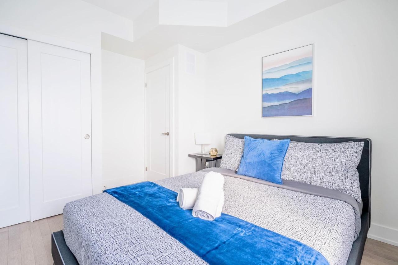 Apartment Modern 3br - Steps From High Park!