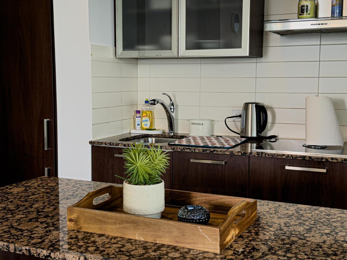 Luxury 2 Bedrooms With Lakeview Cn Tower Entertainment District Rogers Centre Toronto