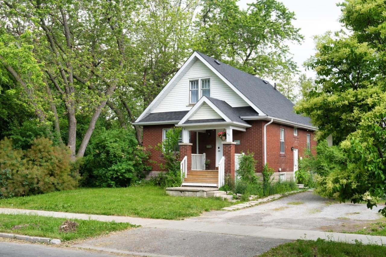 Close To Mall With Private Toilet, Free Wi-fi And Parking