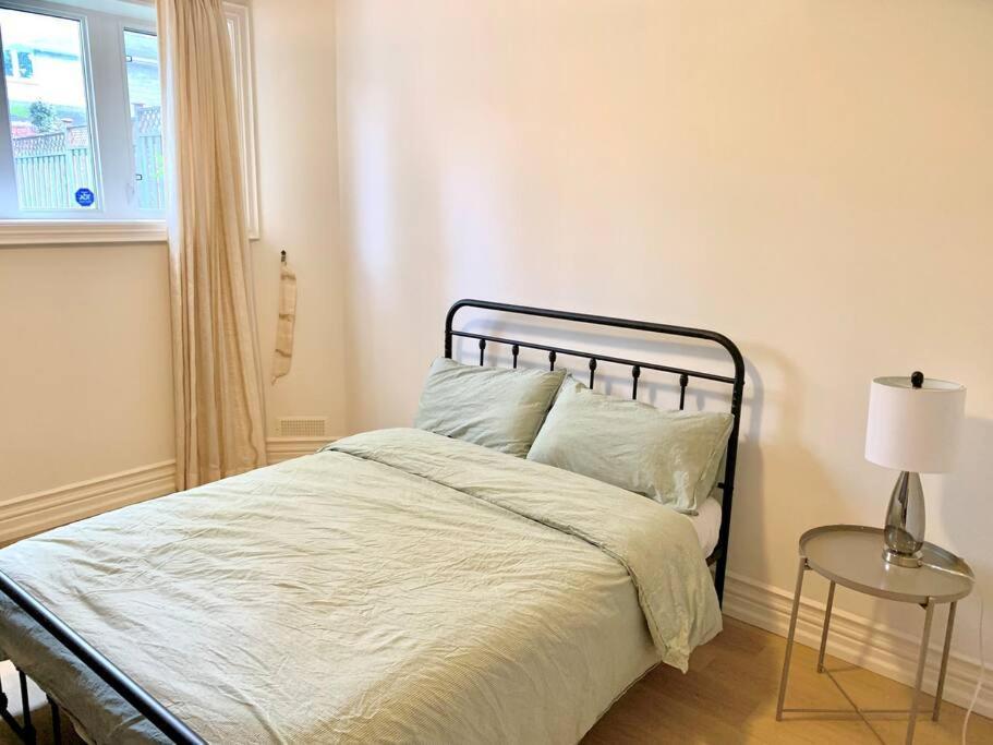 Cozy 2-bed Private In Apartment