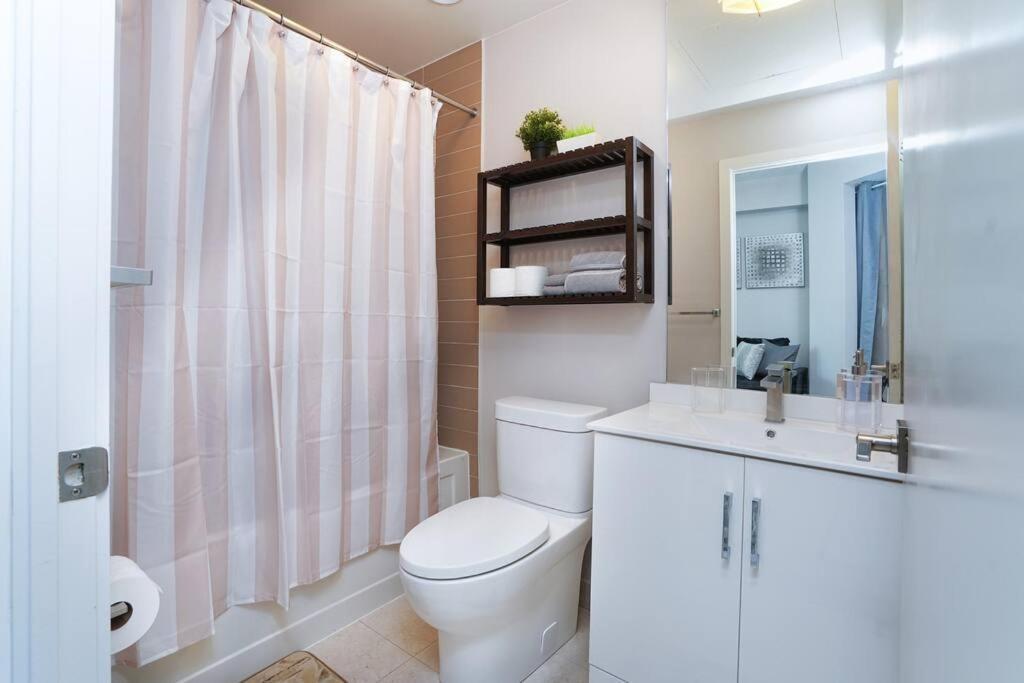 Apartment 1504 Brand New Best Location 1br Den With Amazing View *