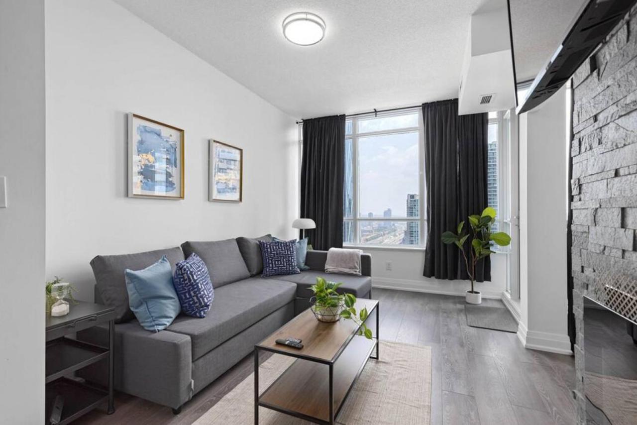 Lux 1 Br-den Dwtn Near Cn Tower With Parking
