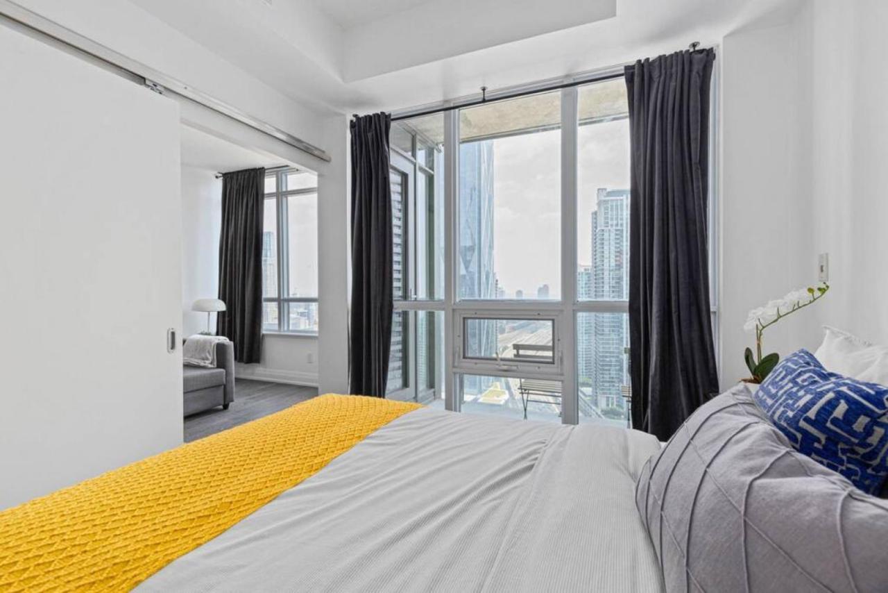 Holiday home Lux 1 Br-den Dwtn Near Cn Tower With Parking Toronto