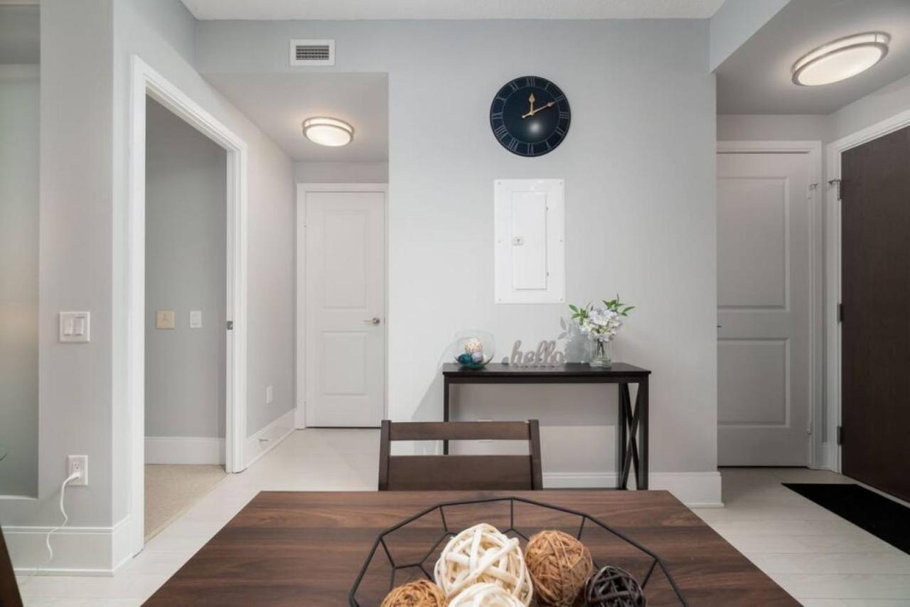 Modern 1 Bd 1ba With A Sofabed Downtown
