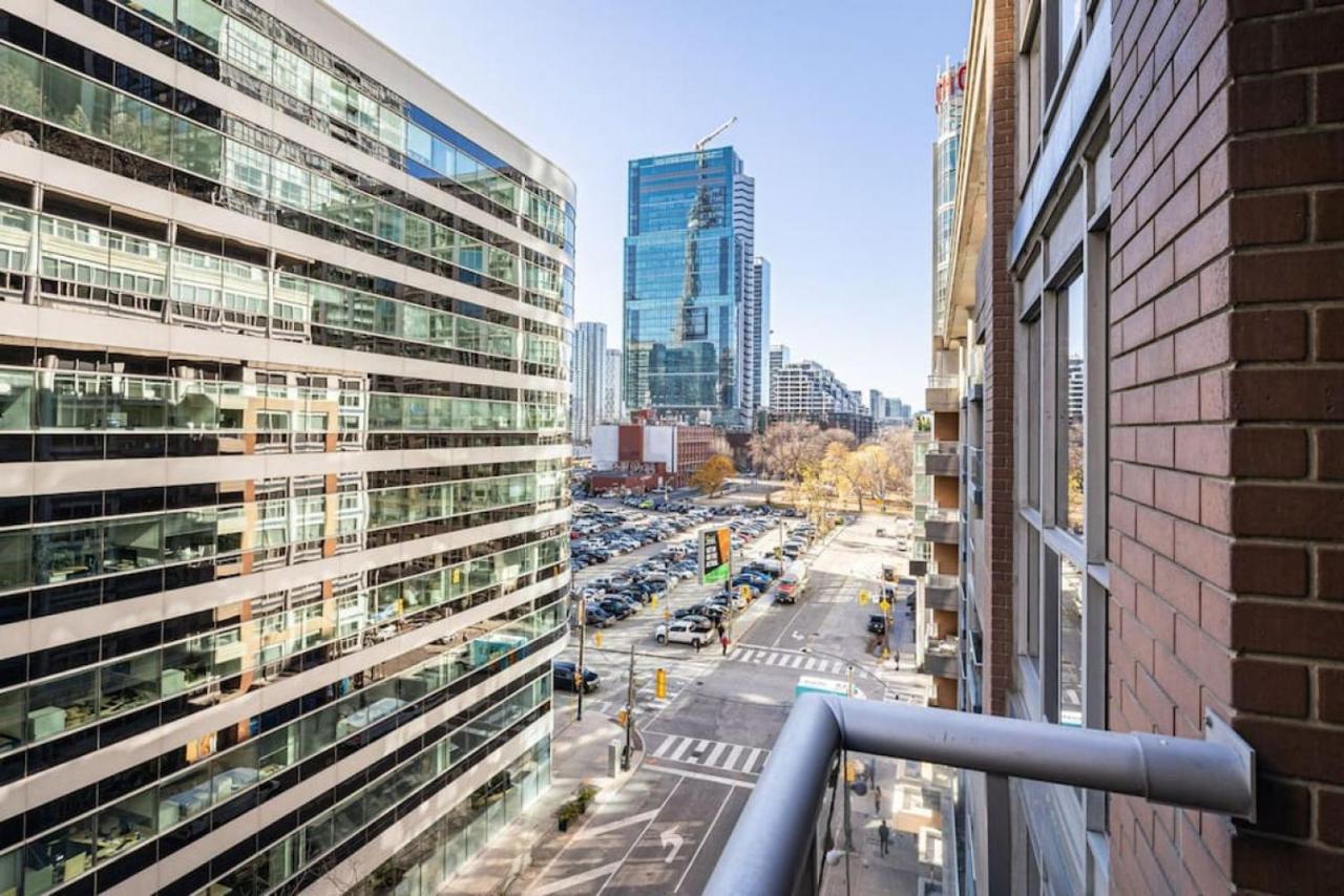 Urban With Highspeed Wifi Near Shopping Malls Ferienhaus Toronto