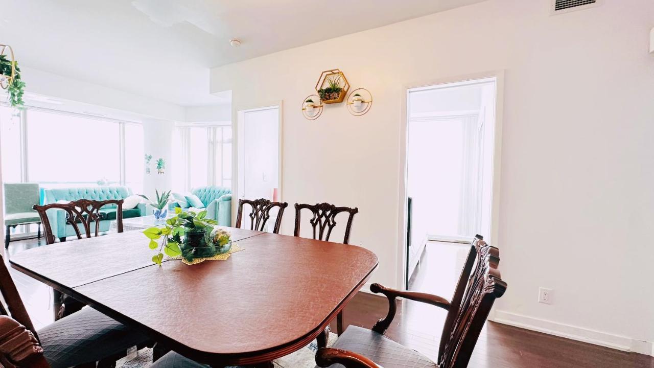 Superior 49th Floor 3 Bedroom With Cn Tower And View Hotel *