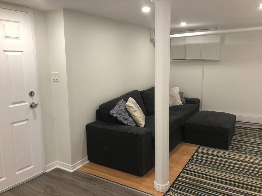 Entire Suite: Private Basement Studio Apartment! Apartment *