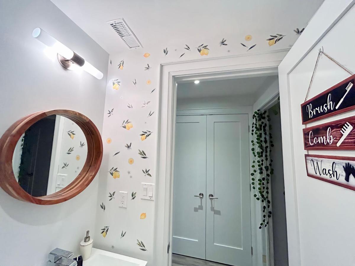 Boho-chic Spacious Basement Toronto