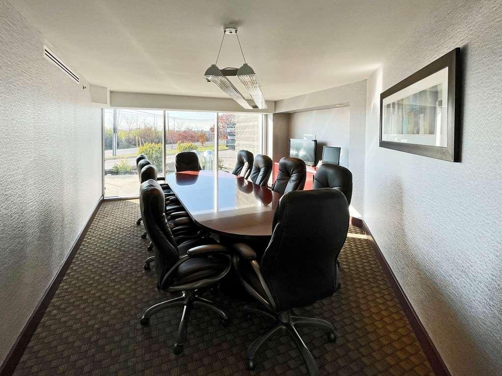 Comfort & Conference Centre Airport Toronto