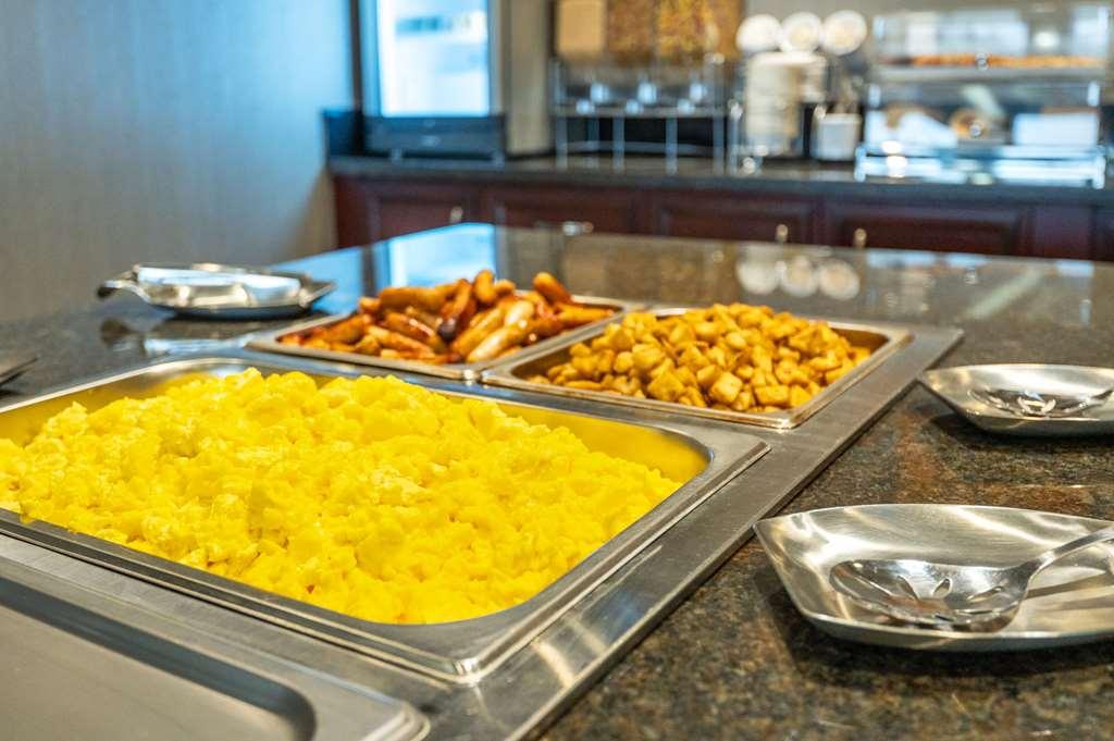 Comfort & Conference Centre Airport Toronto