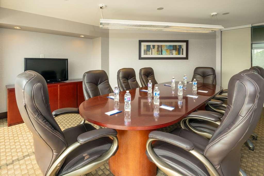 Inn Comfort & Conference Centre Airport 3*