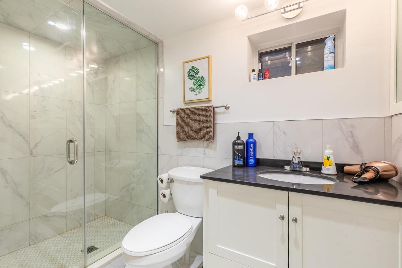 Pet-friendly In The Heart Of Trinity Bellwoods Apartment