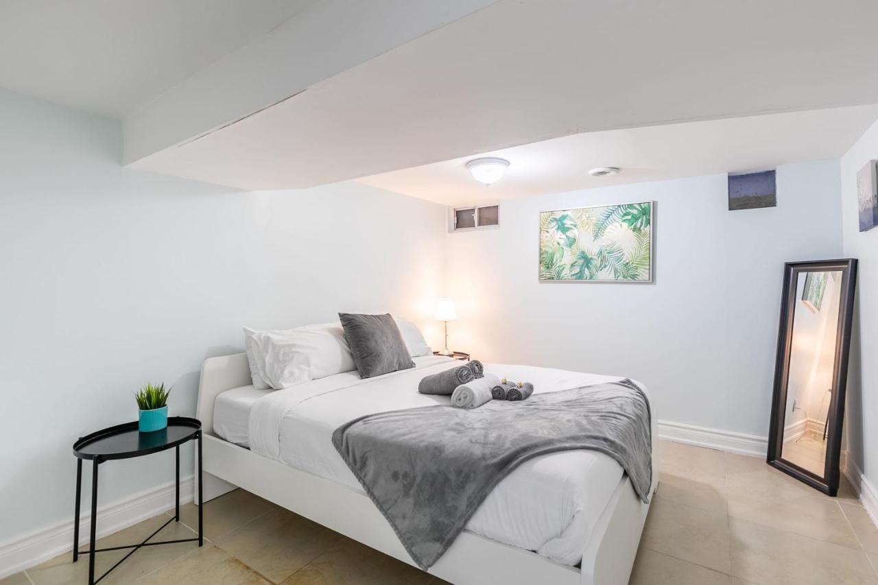 Pet-friendly In The Heart Of Trinity Bellwoods Apartment *