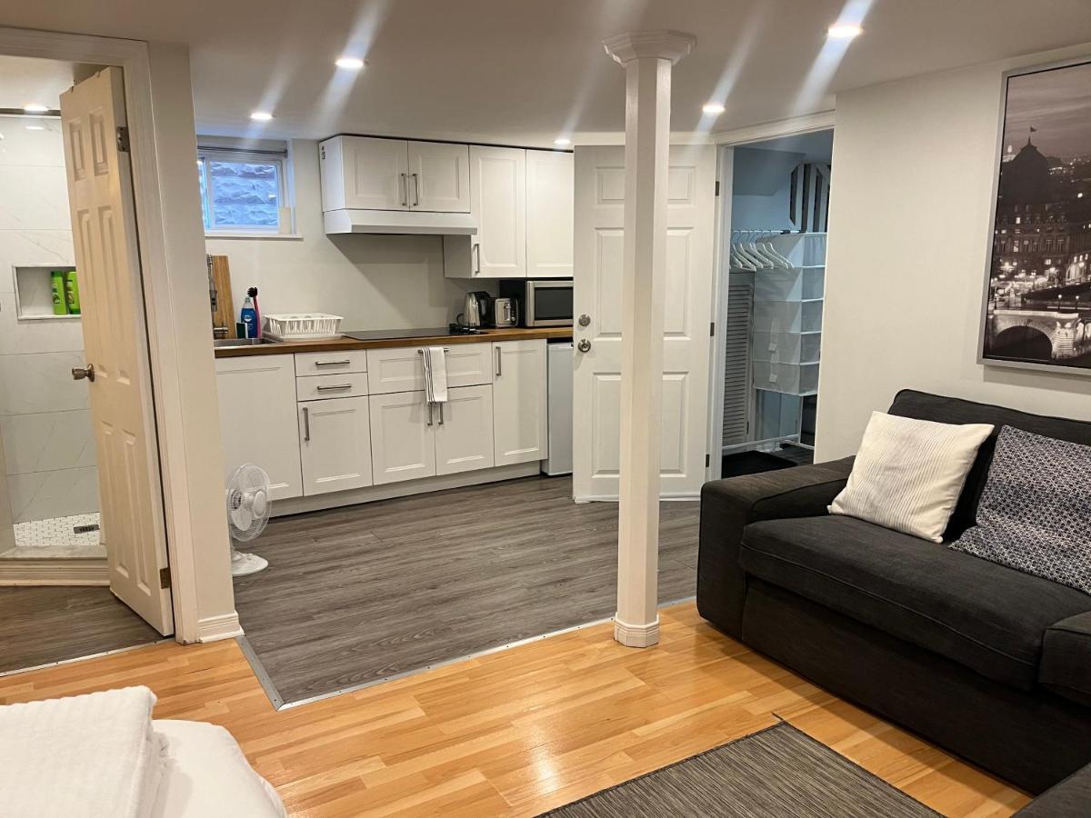 Entire Suite: Private Basement Studio Apartment! Toronto