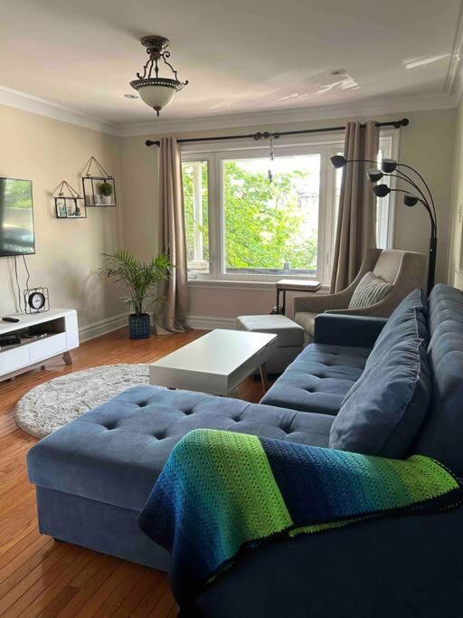 Cozy & Stylish 2 Bd In Midtown Apartment Toronto