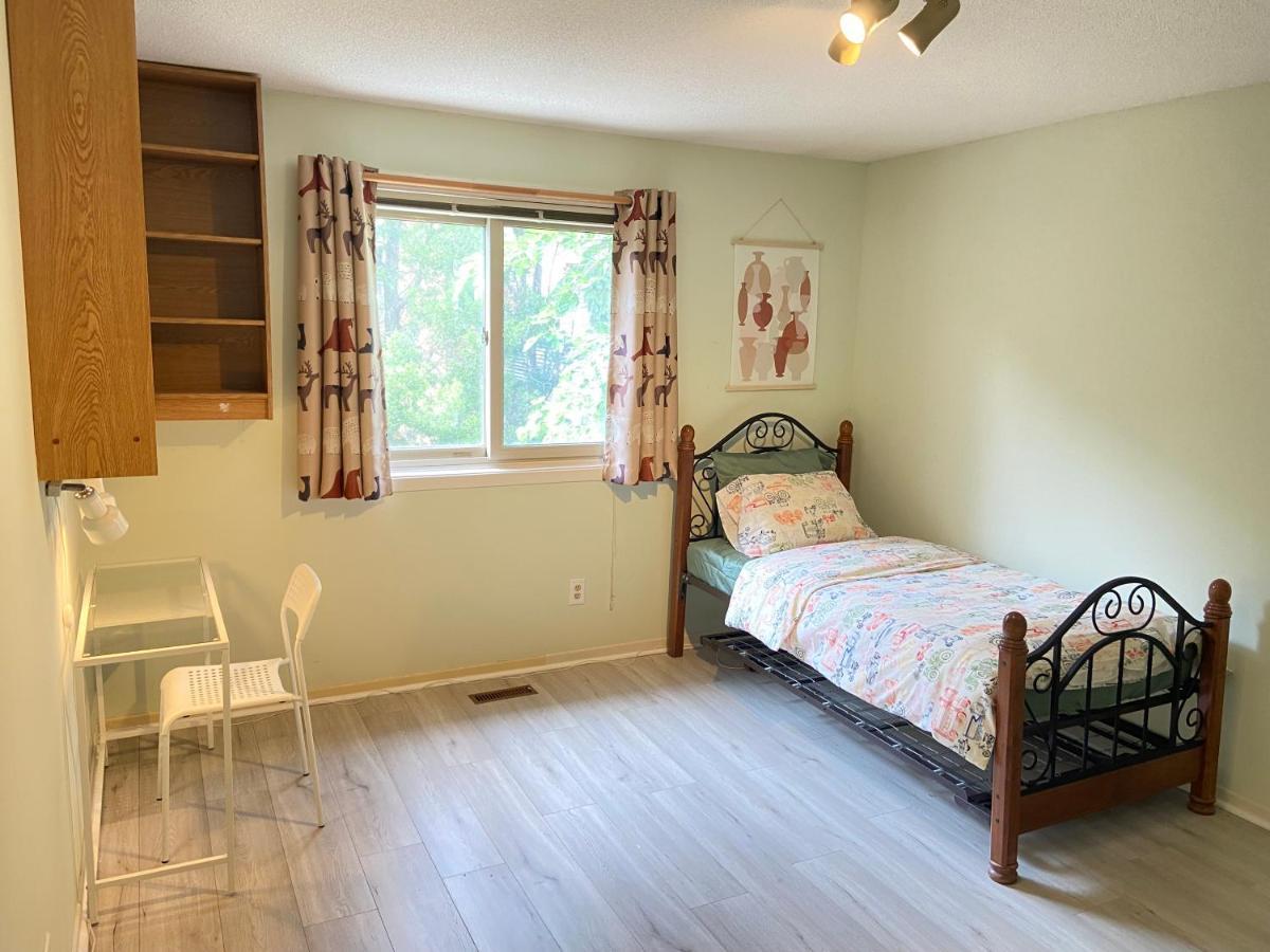 41 Huntsmill Blvd Homestay Toronto