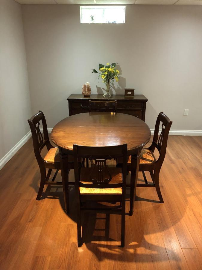 Gasthof Peaceful Cosy With Garden View, Private Parking Toronto