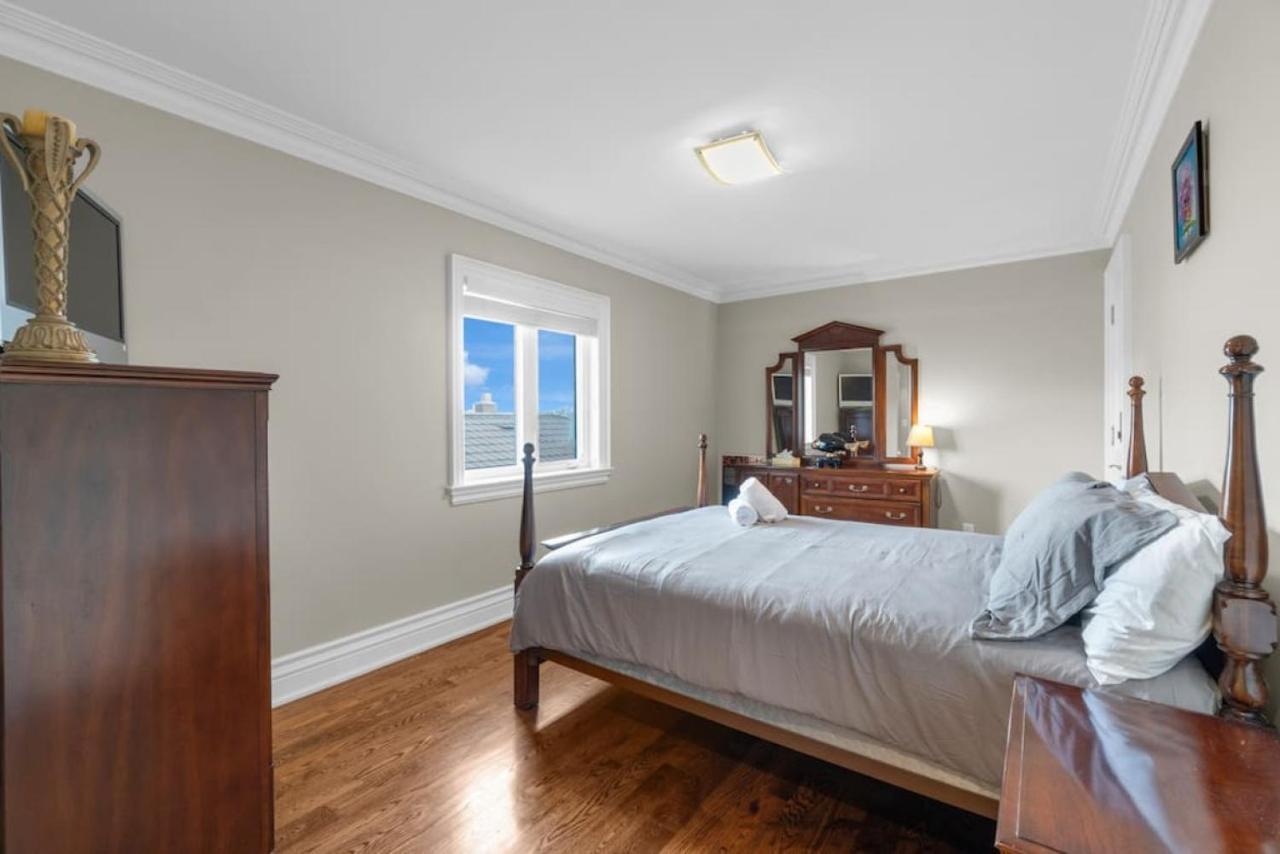 Ferienhaus Luxury 4br - Pool Table - 10 Min To Yorkdale Mall Toronto