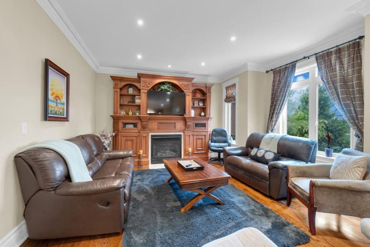 Luxury 4br - Pool Table - 10 Min To Yorkdale Mall Ferienhaus Toronto
