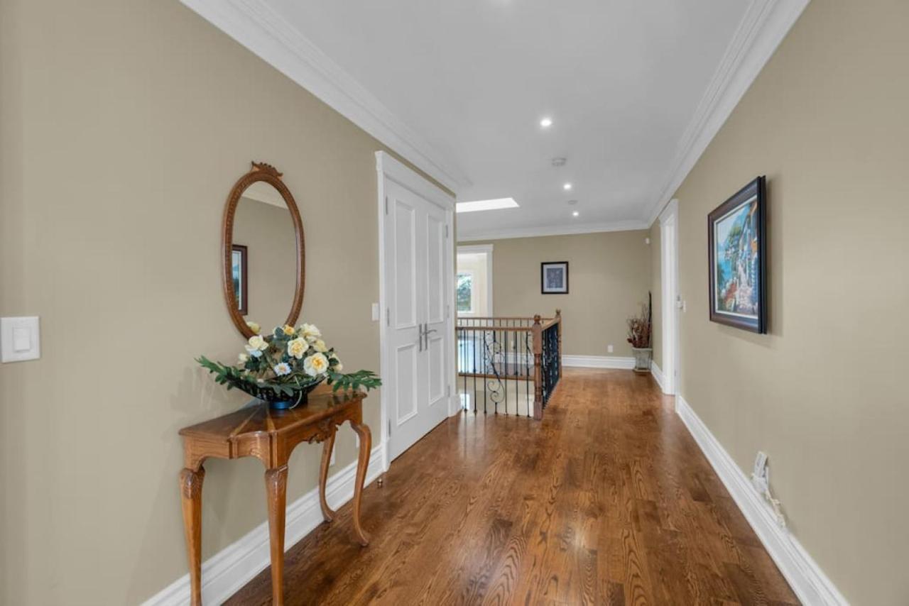 Luxury 4br - Pool Table - 10 Min To Yorkdale Mall Toronto