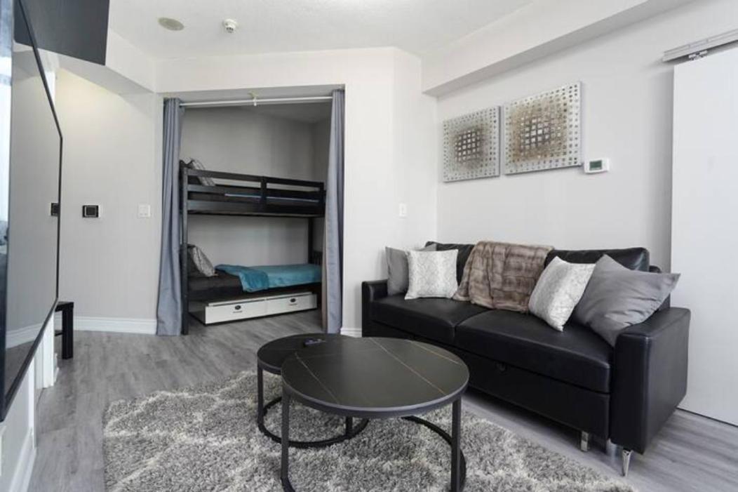 Apartment Simply Comfort Suites - One Den With Scotiabank Arena View *